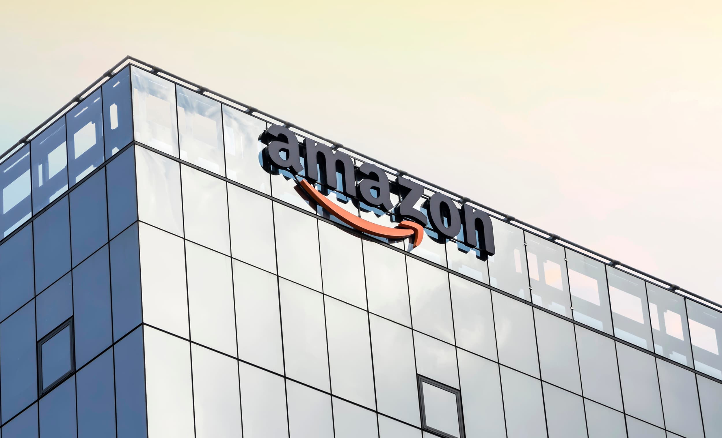 amazon-to-slash-another-9-000-jobs-modern-distribution-management