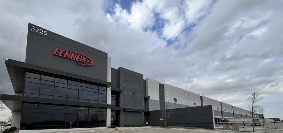 Lennox opened a Regional Distribution Center (RDC) near the airport to support the product and service needs of Dallas-Fort Worth customers. (PRNewsfoto/Lennox International Inc.)