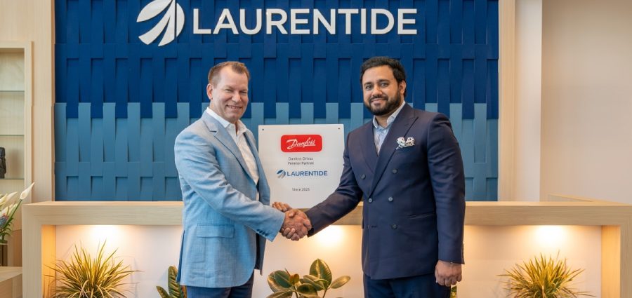 Lead photo: Contrôles Laurentide President & CEO Steve Dustin seen with Danfoss Drives Canada Country Head Ammar Rashid. (Contrôles Laurentide photo)